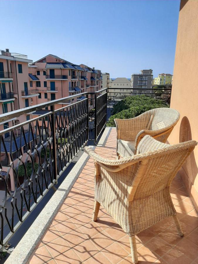 Nel Blu Apartman Marina dʼMarina dʼAndora Kültér fotó